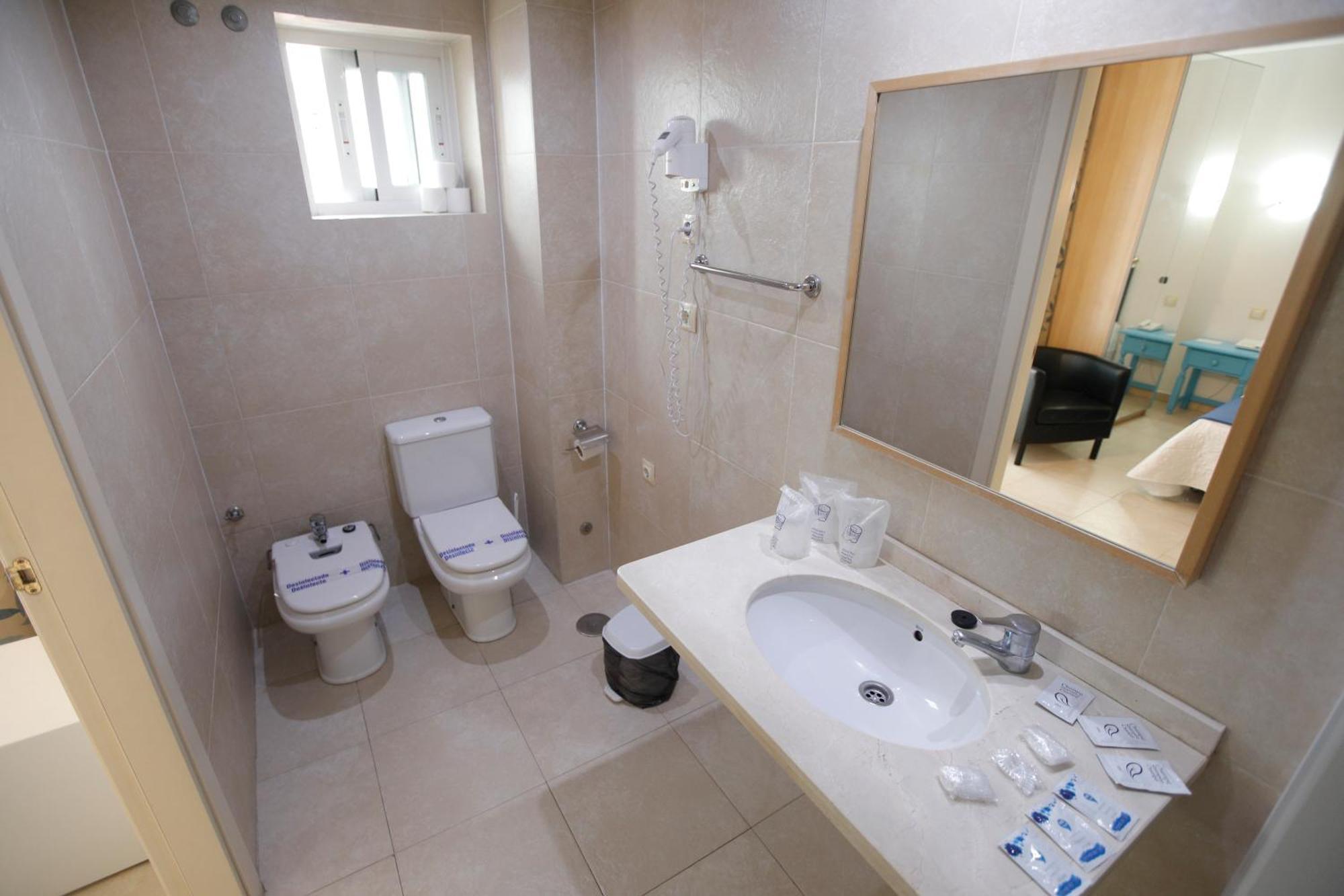 Hotel Eliseos Malaga Bagian luar foto