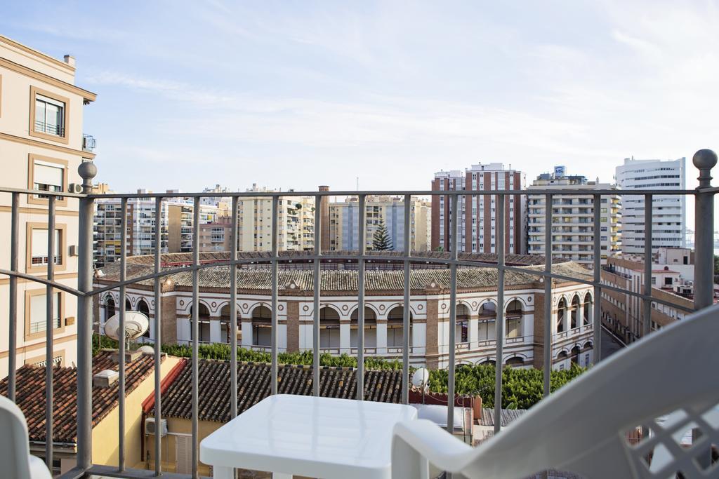 Hotel Eliseos Malaga Bagian luar foto