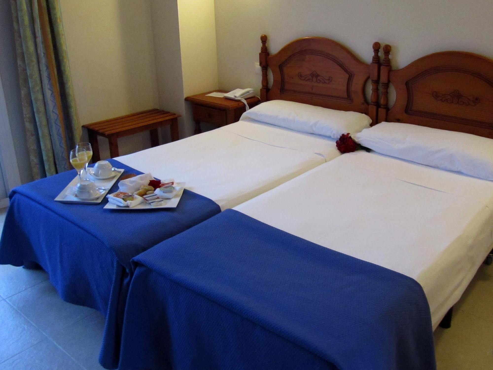 Hotel Eliseos Malaga Bagian luar foto