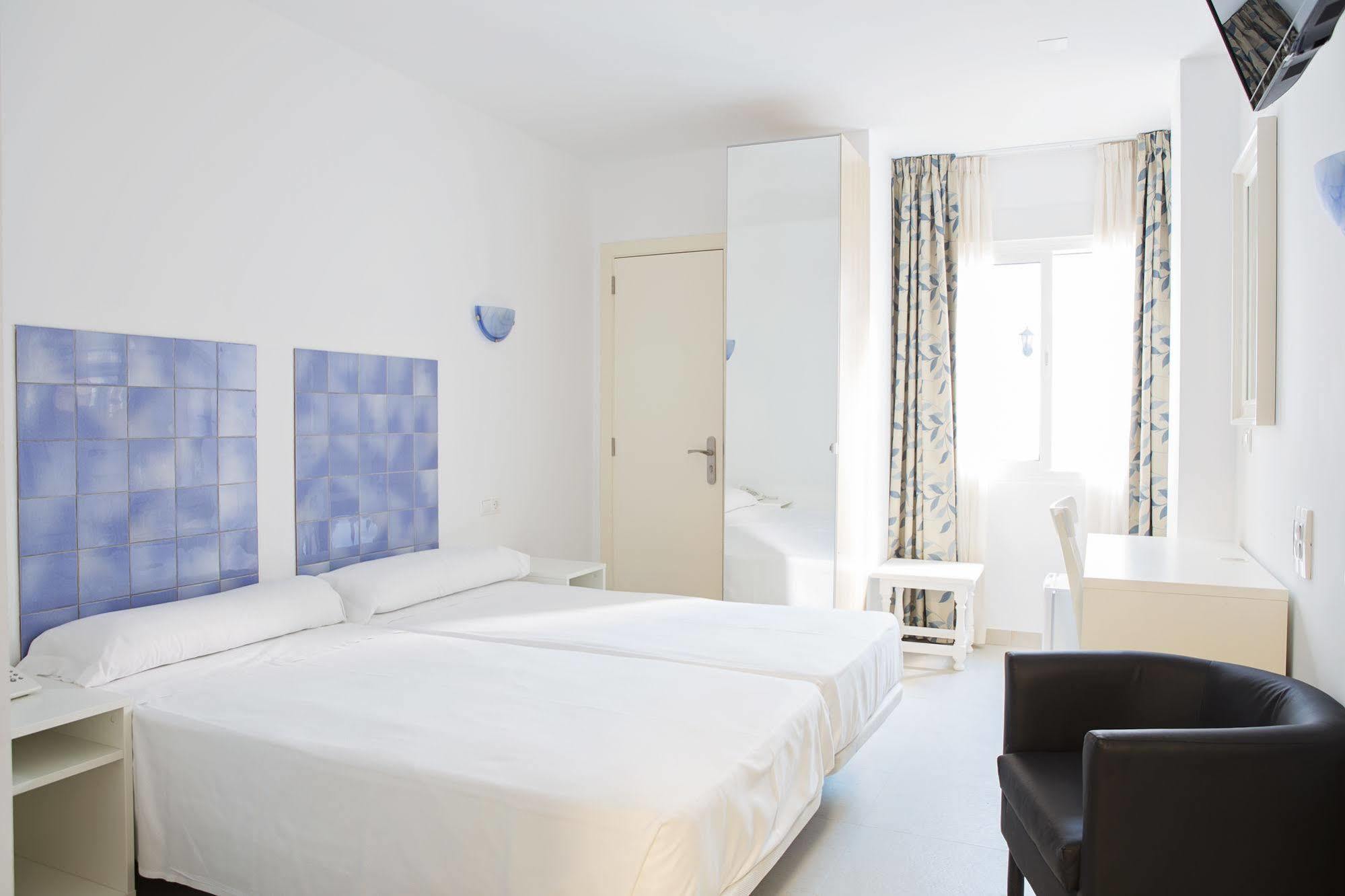 Hotel Eliseos Malaga Bagian luar foto