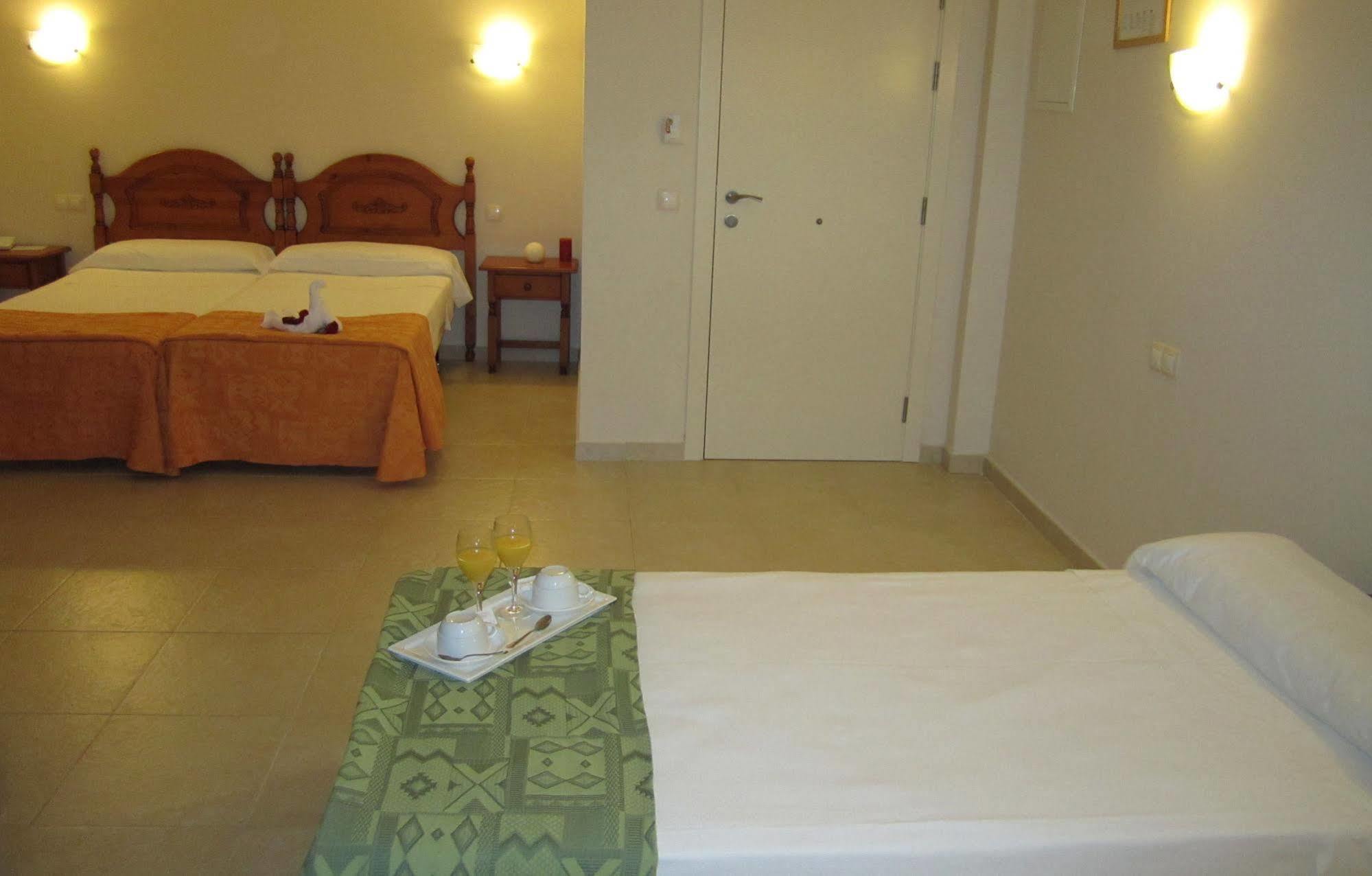 Hotel Eliseos Malaga Bagian luar foto