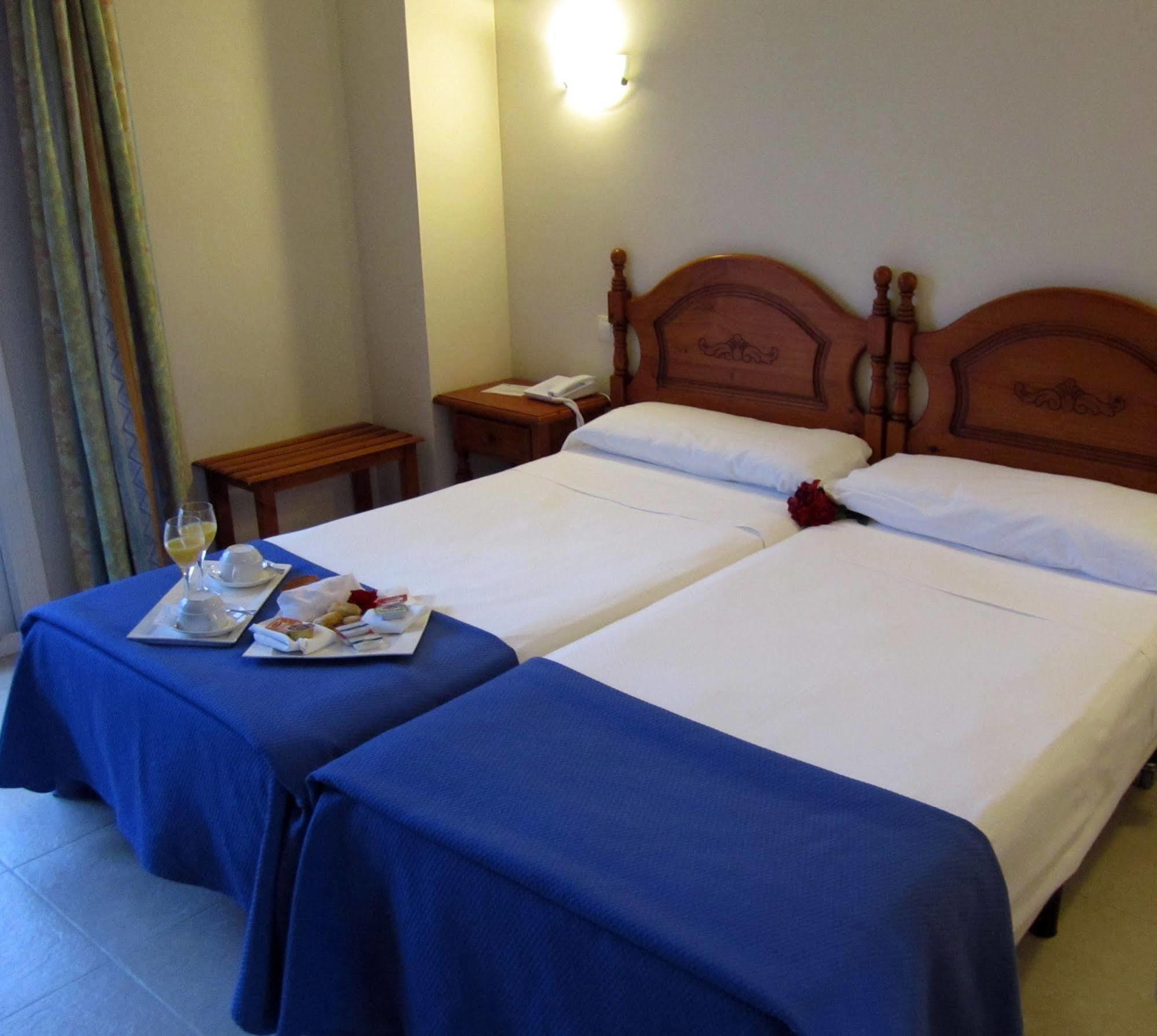 Hotel Eliseos Malaga Bagian luar foto