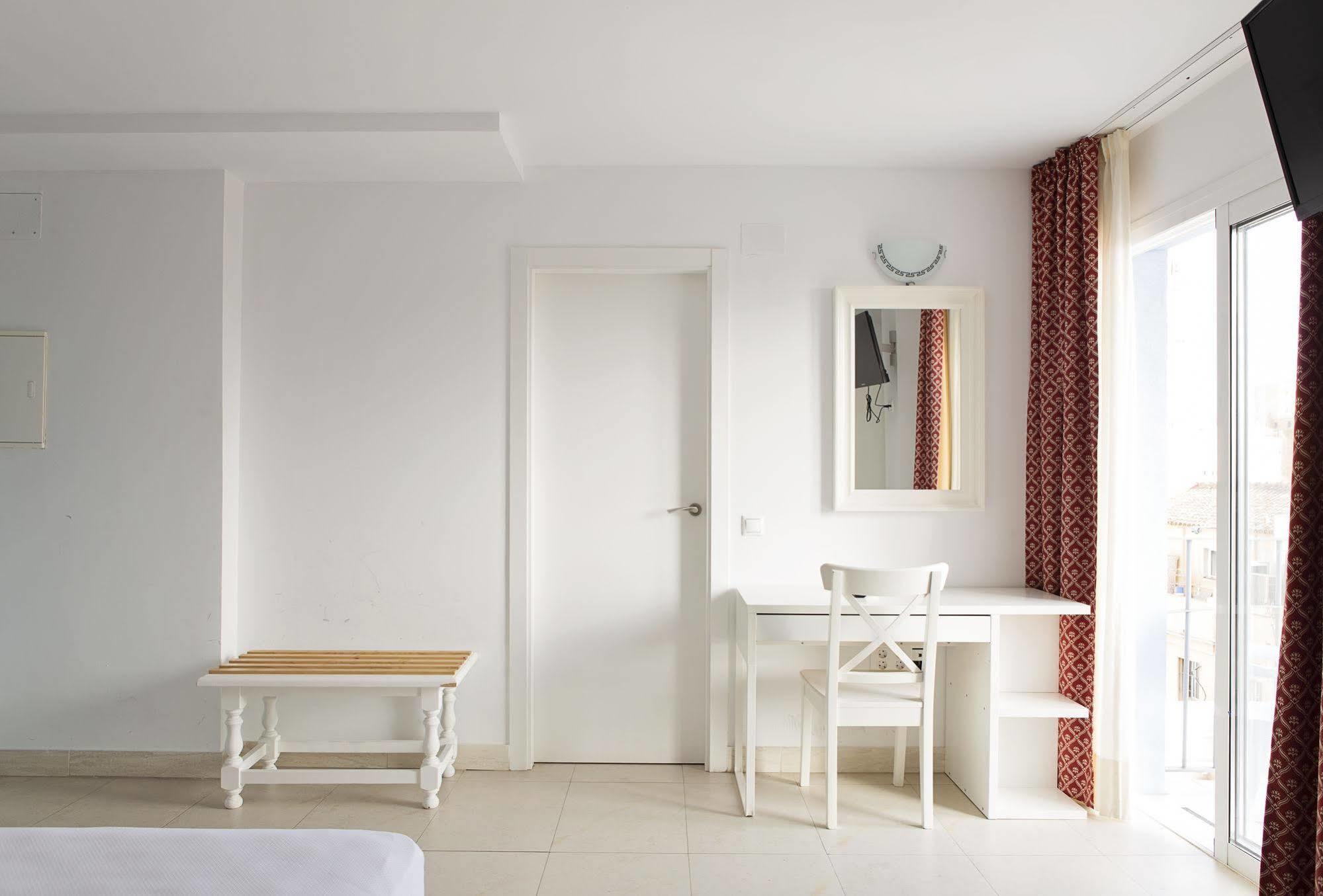 Hotel Eliseos Malaga Bagian luar foto