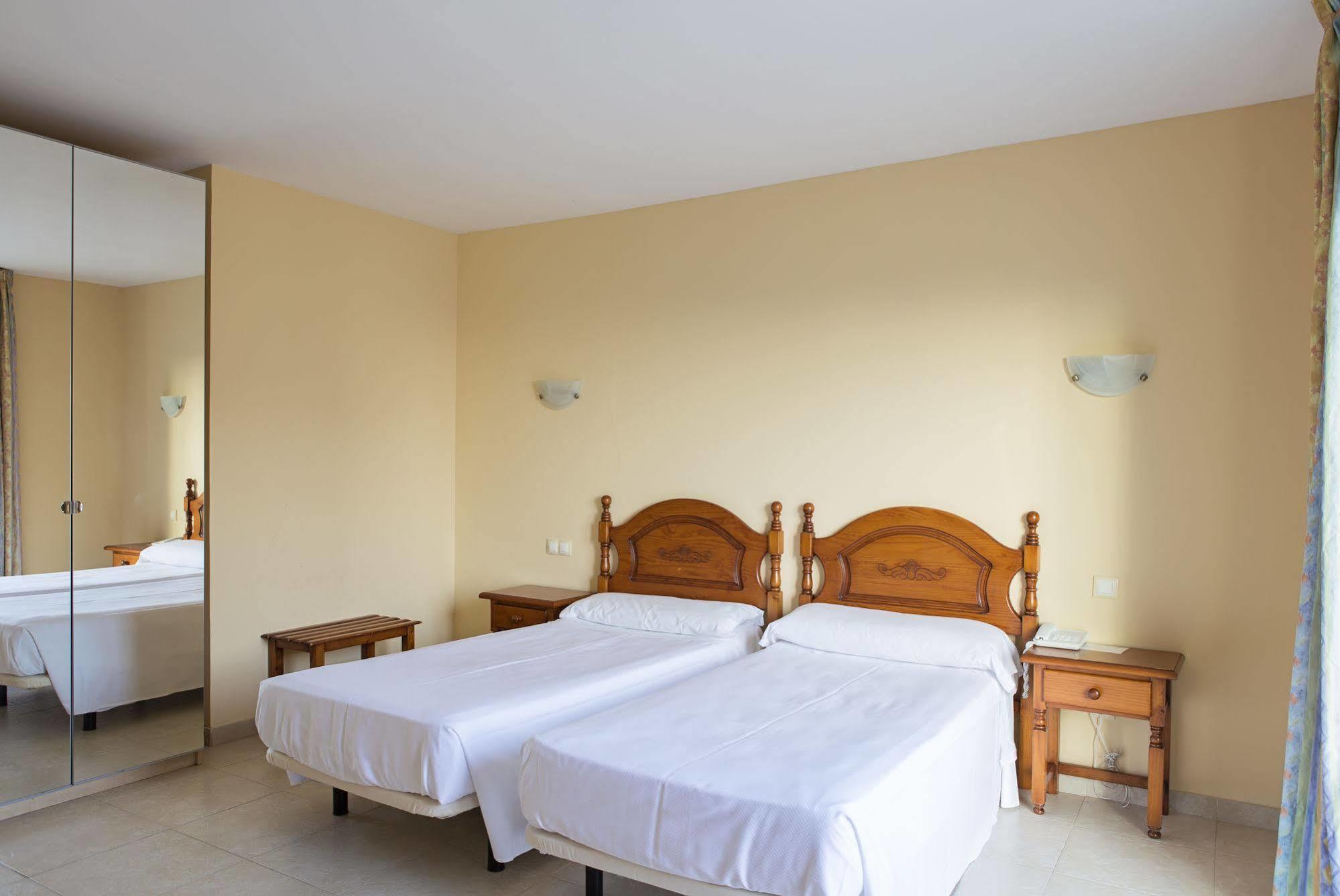 Hotel Eliseos Malaga Bagian luar foto